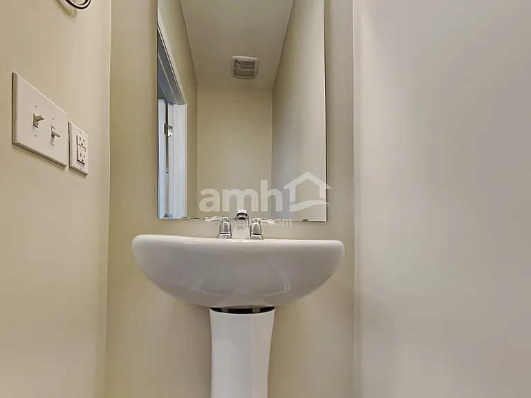 112 Orleans Ct — Photo 8