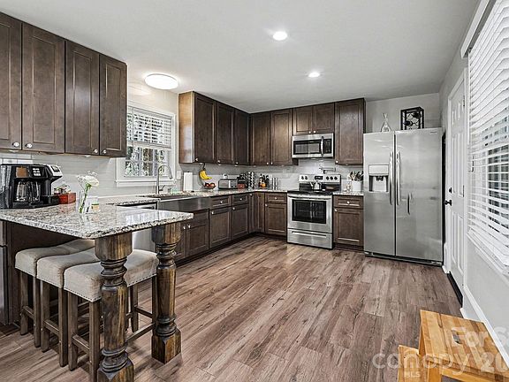 5th image of 506 Nola Ave