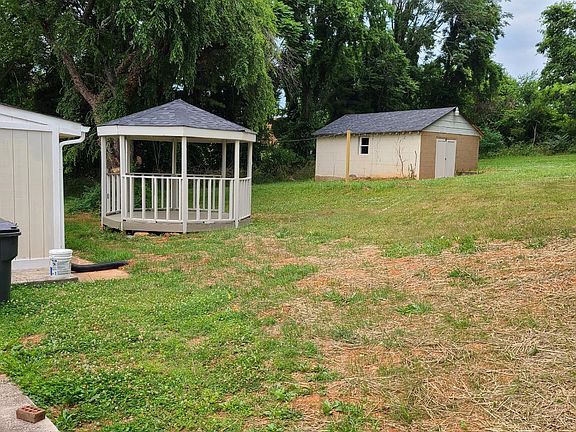 5th image of 121 Seminole Dr