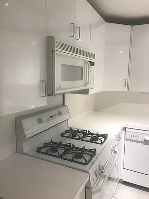 Rented by essential NEW YORK Real Estate | media 8