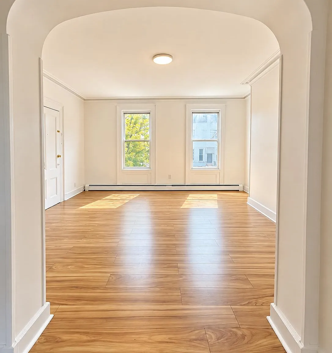 60 Laidlaw Ave — Photo 3