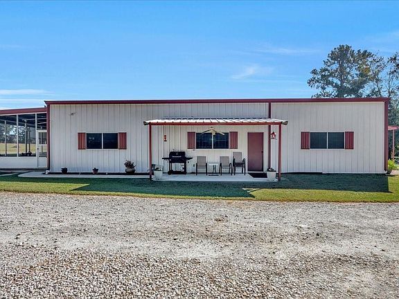 3rd image of 260 Fish Rd