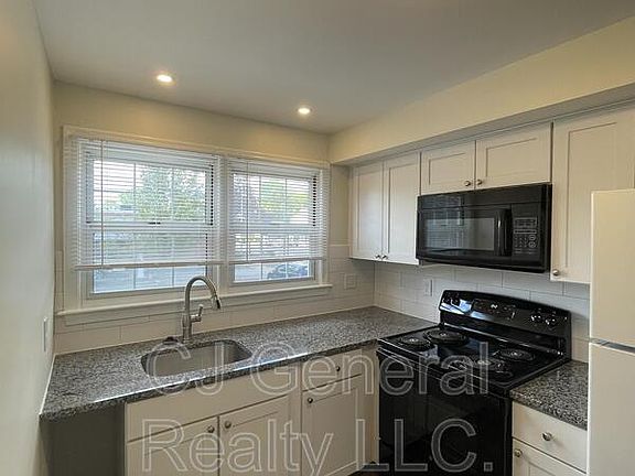 4th image of 307 Washington St #3