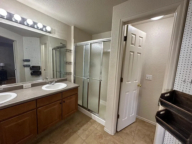 5738 Vermillion Bluffs Dr — Photo 3