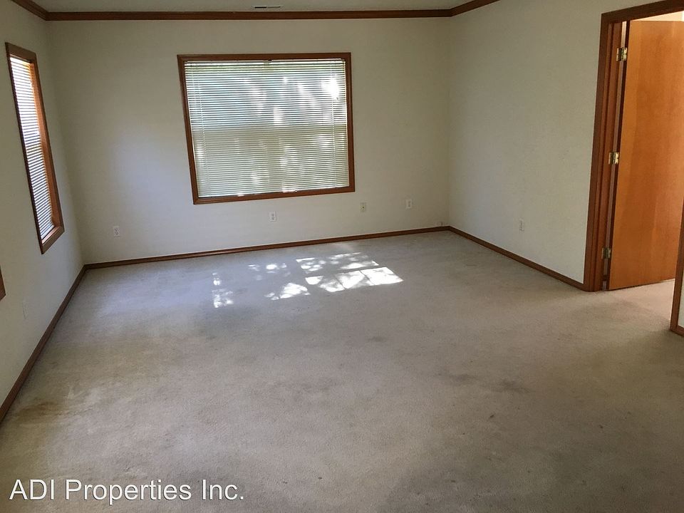 1st image of 555 SE Century Blvd