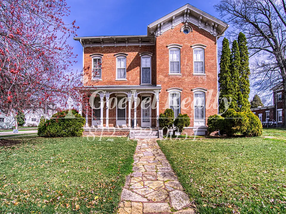 102 E Powell Ave #C