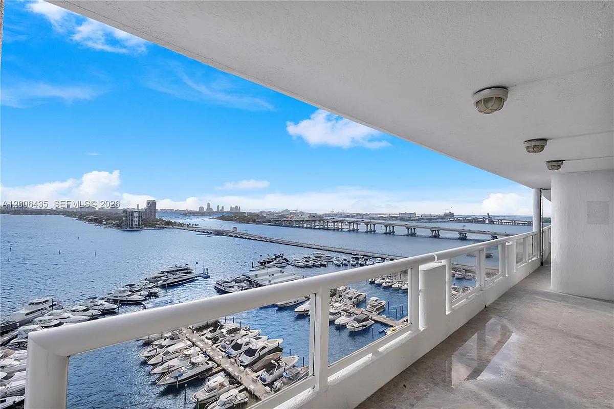 Building Photo - 1717 N Bayshore Dr #A-1733