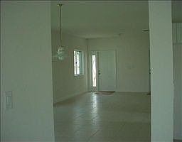 4th image of 354 NE 31st Ave