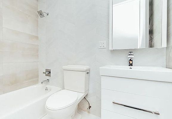5th image of 274 Chauncey St #4R