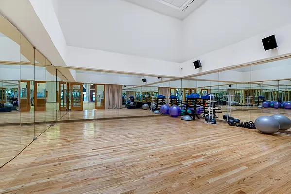 Rented by Compass | media 28