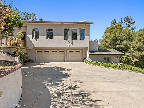 3rd image of 779 Iron Bark Ln
