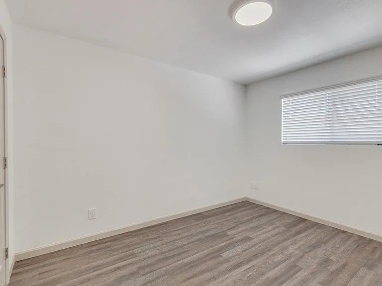 $0 First Month Rent! Remodeled 2 Bed Casita w/ Private Patio, W/D & Pool — Photo 15