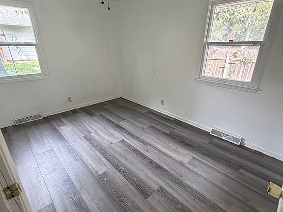 4th image of 323 N 35th St