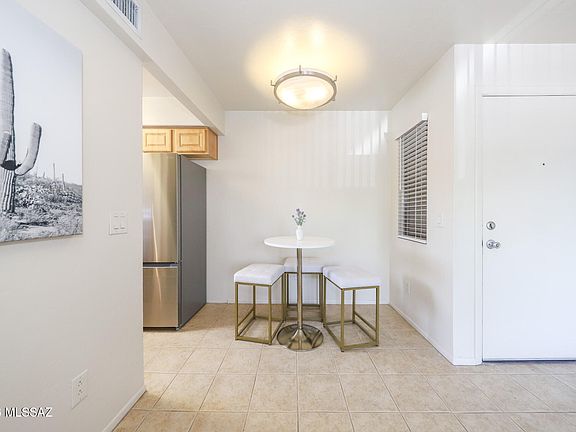 5th image of 1810 E Blacklidge Dr APT 811