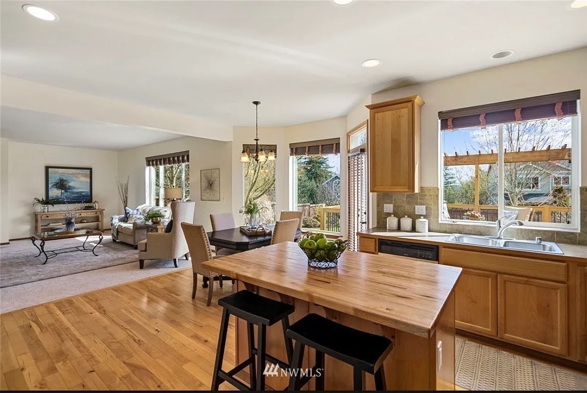 200 Hubbard Rd — Photo 3