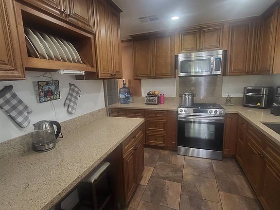 4th image of 2300 S Sultana Ave Spc 256