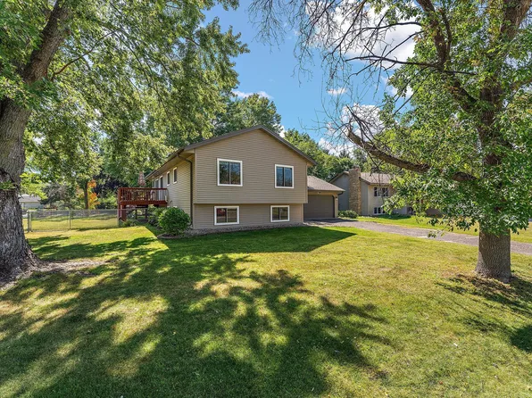 822 98th Ln NE, Blaine, MN 55434