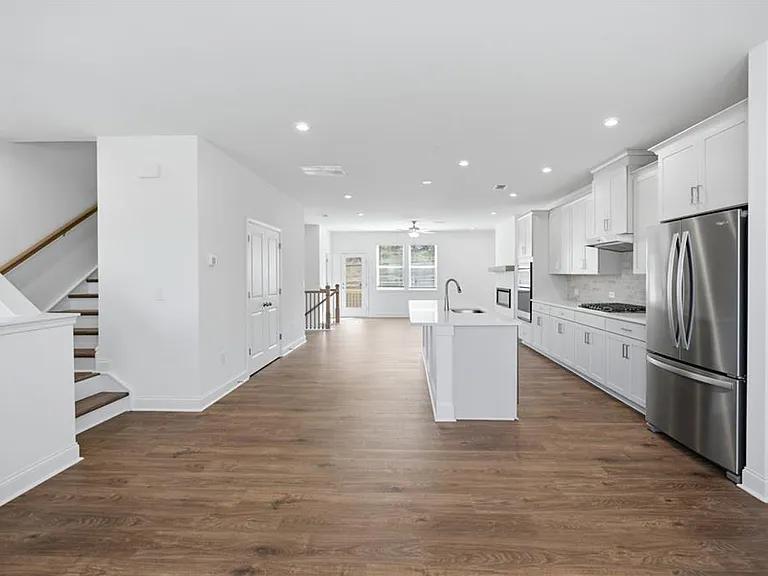 376 Sunset Hollow St — Photo 15