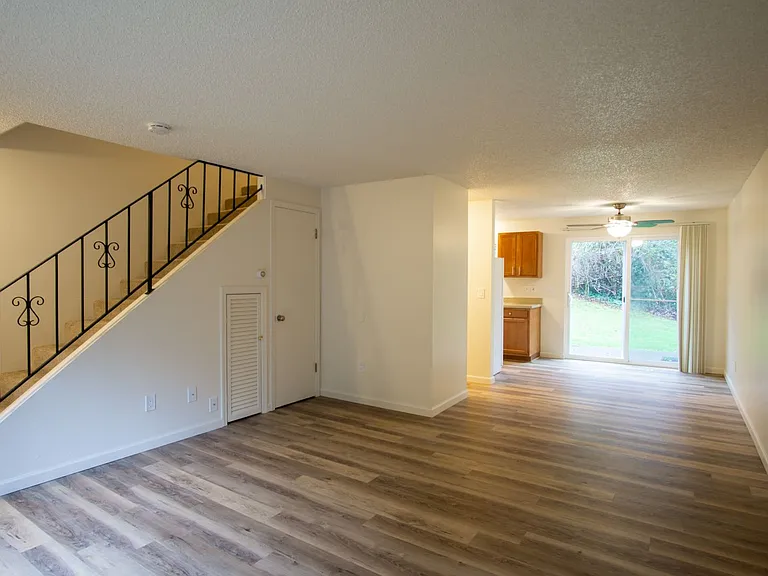 3595 Cedaroak Dr #19 — Photo 2