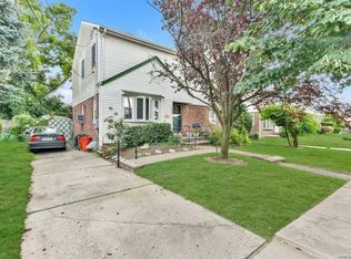 502 Argyle Rd, Mineola, NY 11501