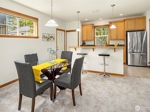 4th image of 5614 Fauntleroy Way SW #B