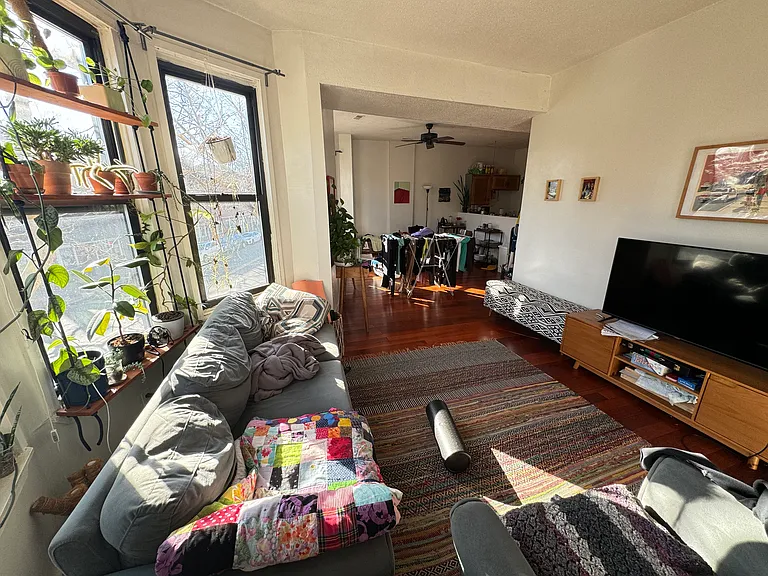 2 Hine Pl #2A — Photo 10