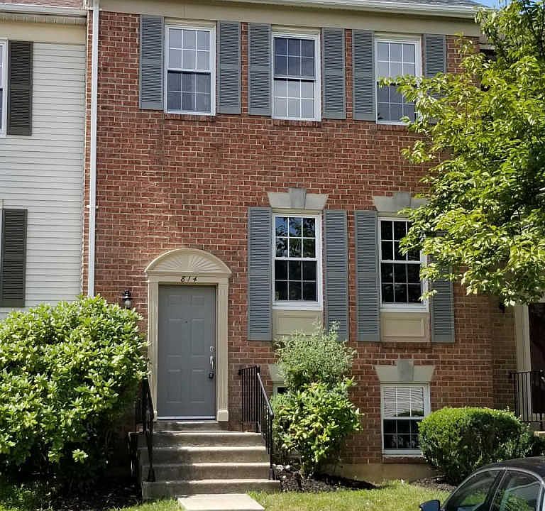 1st image of 814 Ivy League Ln Unit 6-33