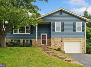 2011 Hoover Ln, Alexandria, VA 22308