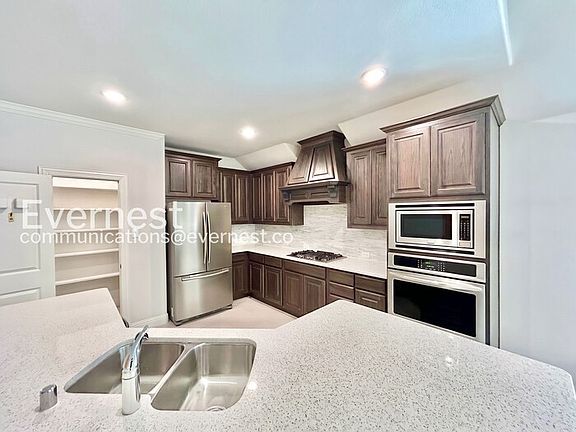 4th image of 10233 Marathon Ct