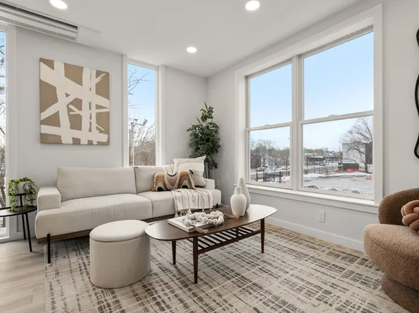 602 Canterbury St #14, Roslindale, MA 02131