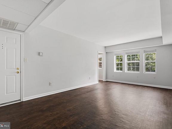 4th image of 1762 N Rhodes St #6-354