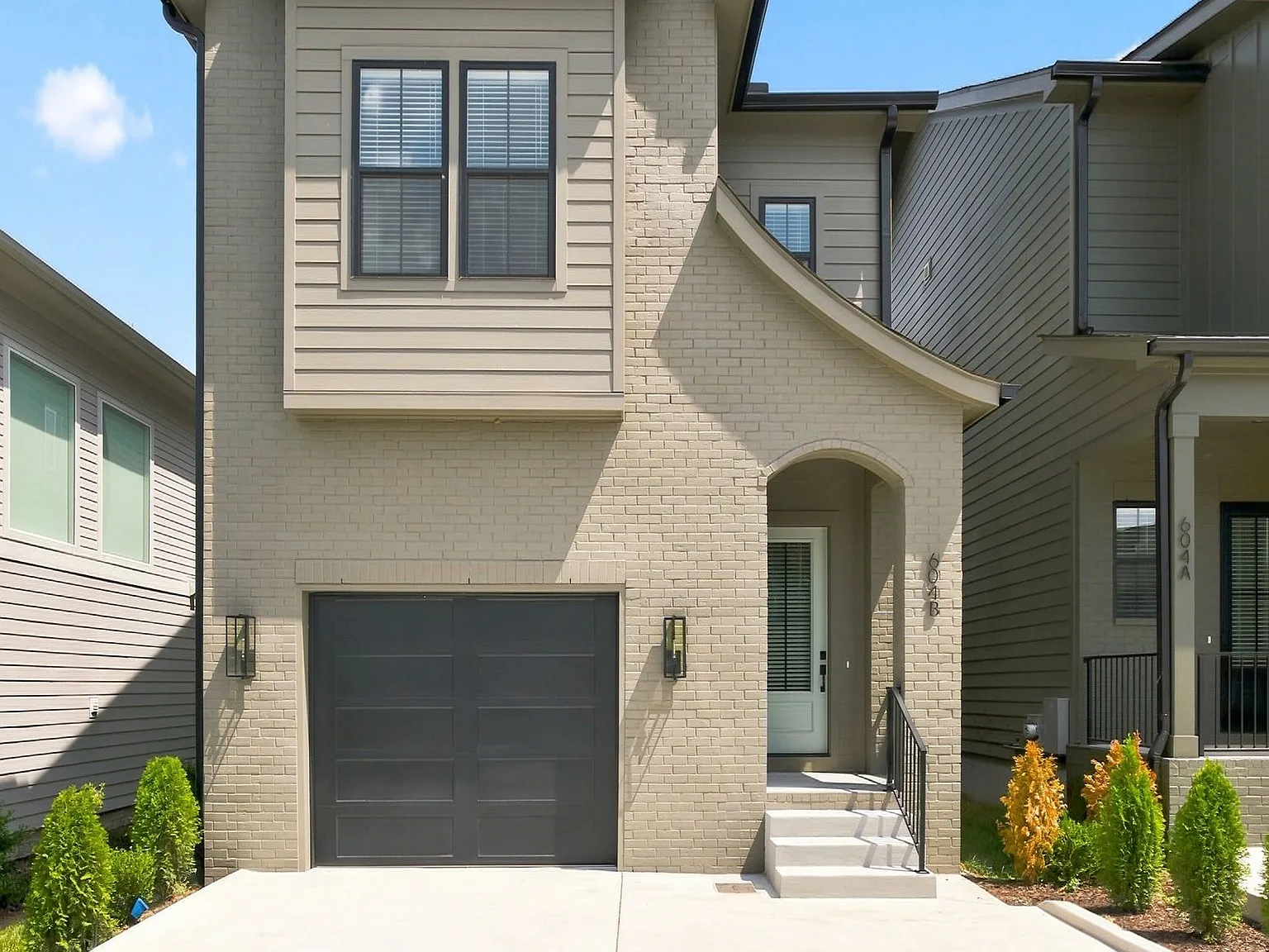 4 bed, 4.5 bath, 2644 sqft, $4,700 — Photo 3