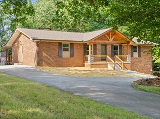 2731 Memorial Dr, Clarksville, TN 37043