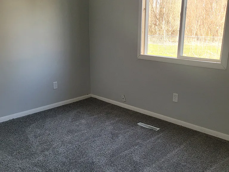306 Larson Ct #8 — Photo 8