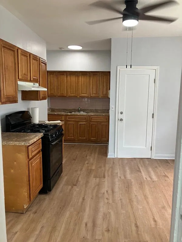 2 bed, 1.0 bath, 1100 sqft, $1,750 — Photo 4