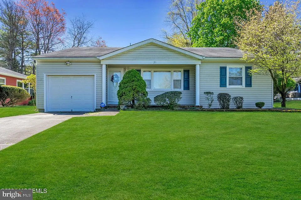 23 Northumberland Dr photo 1