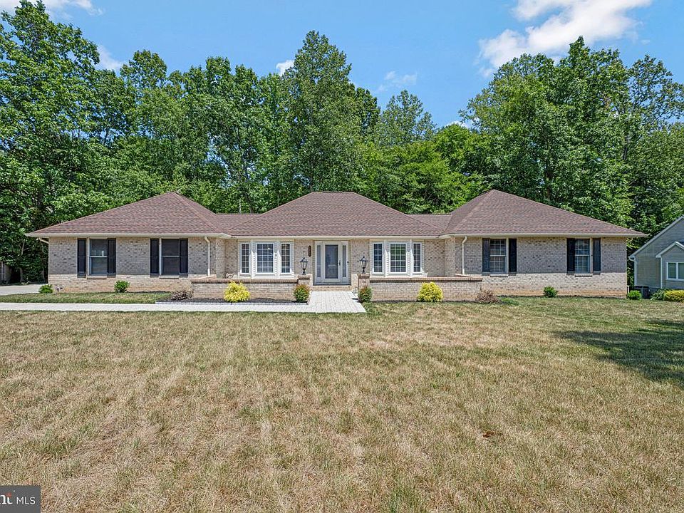 1st image of 1010 Wales Dr