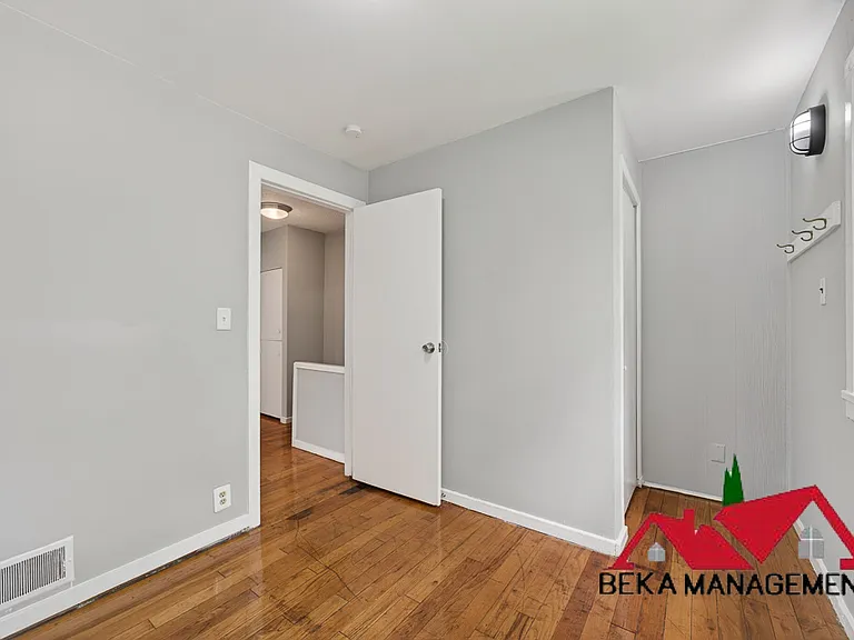 2264 Delton Ct — Photo 8
