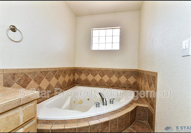 6372 Franklin Ridge Dr — Photo 24