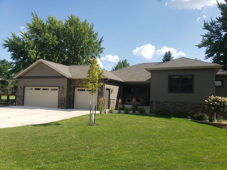 1st image of 935 Emerald Pines Dr