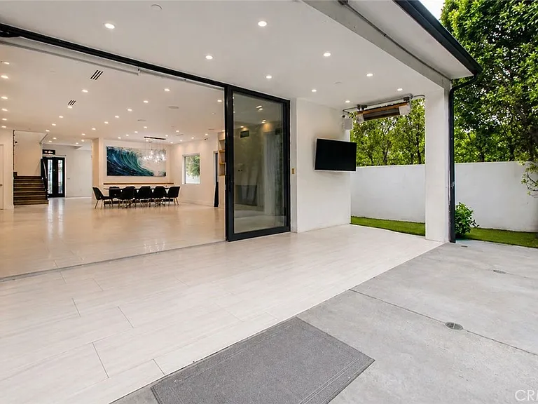 5017 Hesperia Ave — Photo 3