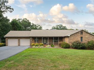 5465 Heritage Oaks Ln, Winston Salem, NC 27106