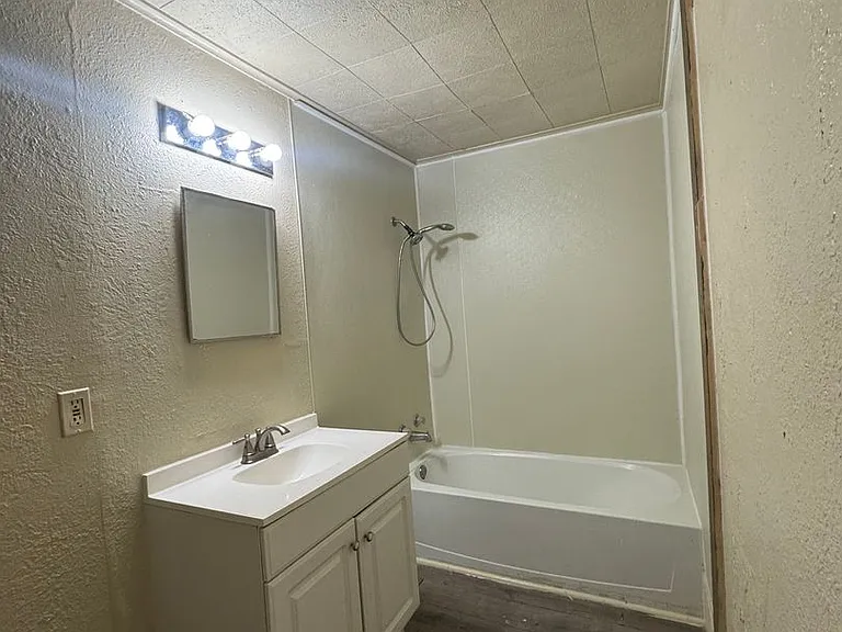 209 Hunt St — Photo 8