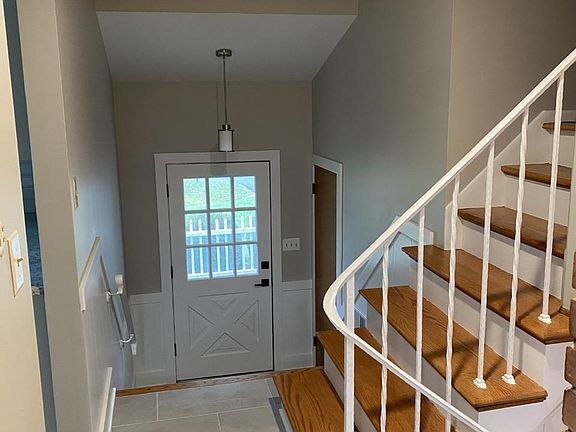 5th image of 3860 Darbyshire Dr