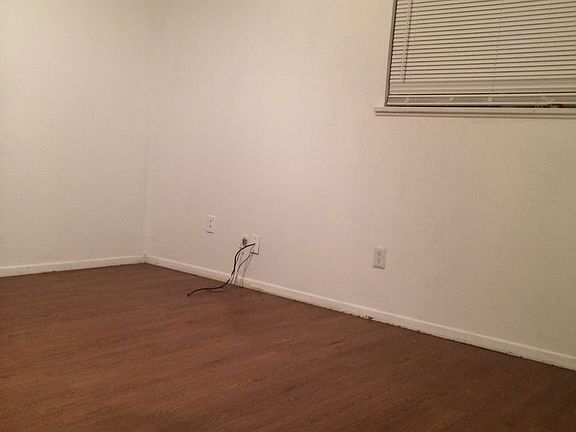 4th image of 221 Ivy St