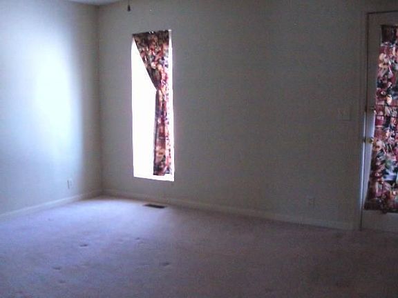 4th image of 1505 Victoria Dr