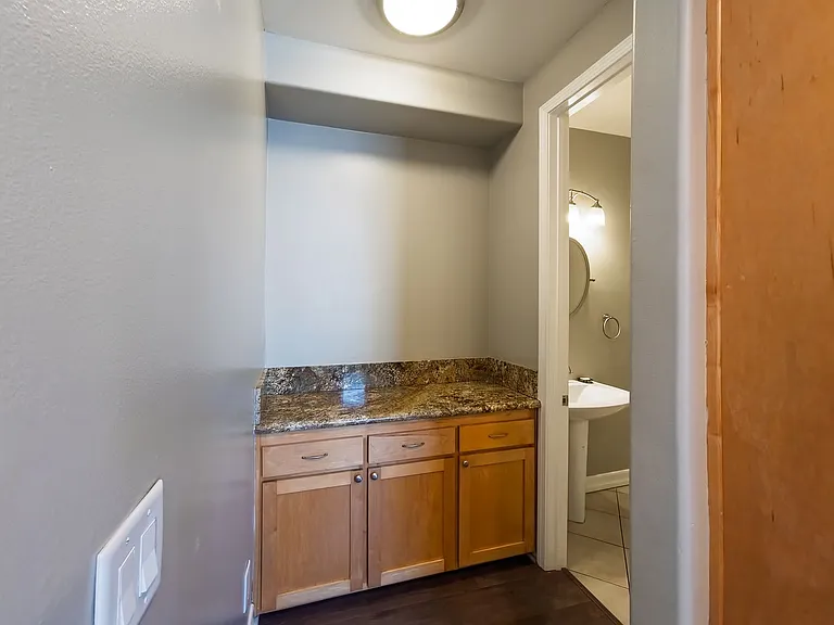 5237 Willowcrest Ave — Photo 9