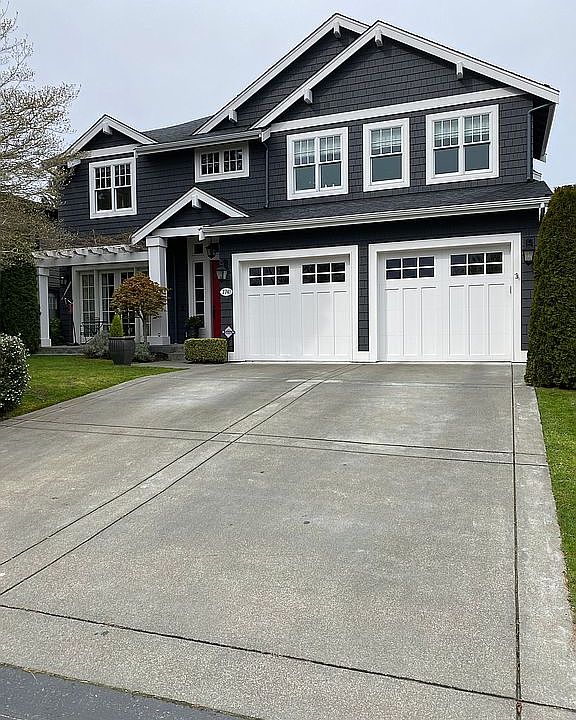 1st image of 7741 Crest Dr NE