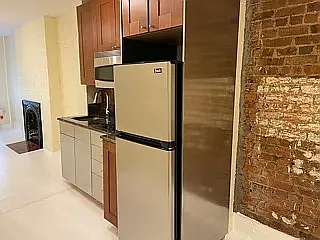 332 E 54th St #4-B Photo 1 332 E 54th St #4-B Photo 1