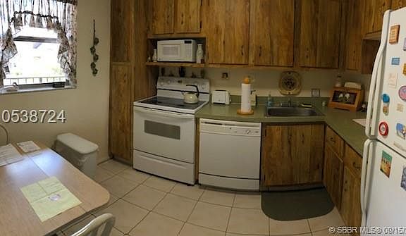 5th image of 8411 Lagos De Campo Blvd APT 205U
